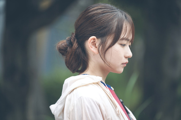 山田杏奈が二面性で魅せる新境地『恋に至る病』場面写真