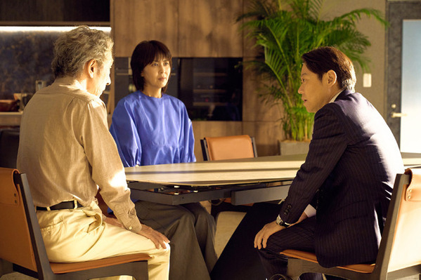 「予想外すぎる」「恋する目」杉野遥亮“黒川”、松たか子“ネルラ”との三角関係に期待の声上がる…「しあわせな結婚」5話