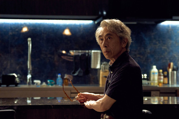 「予想外すぎる」「恋する目」杉野遥亮“黒川”、松たか子“ネルラ”との三角関係に期待の声上がる…「しあわせな結婚」5話