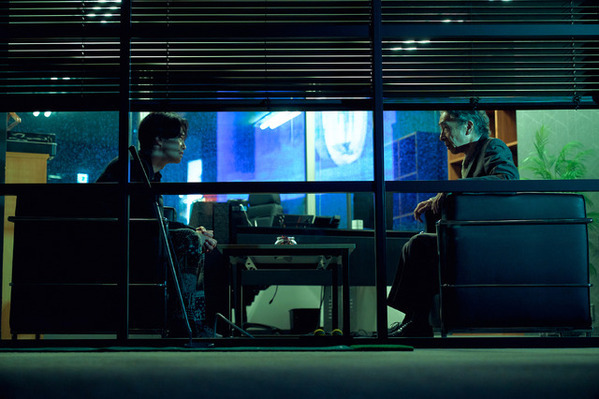 「予想外すぎる」「恋する目」杉野遥亮“黒川”、松たか子“ネルラ”との三角関係に期待の声上がる…「しあわせな結婚」5話