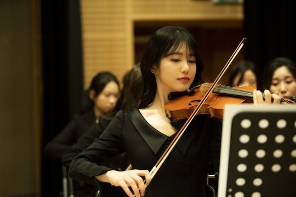 ド・ギョンス主演『シークレット・メロディ』放課後デートやピアノバトルの場面写真解禁