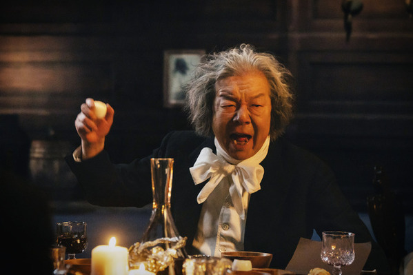 古田新太“ベートーヴェン”の様々な姿捉える『ベートーヴェン捏造』場面写真