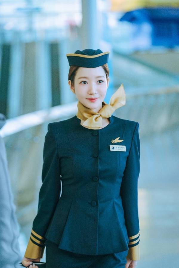 パク・ミニョン、実業家からFAまで華麗に変装！「コンフィデンスマンKR」本予告