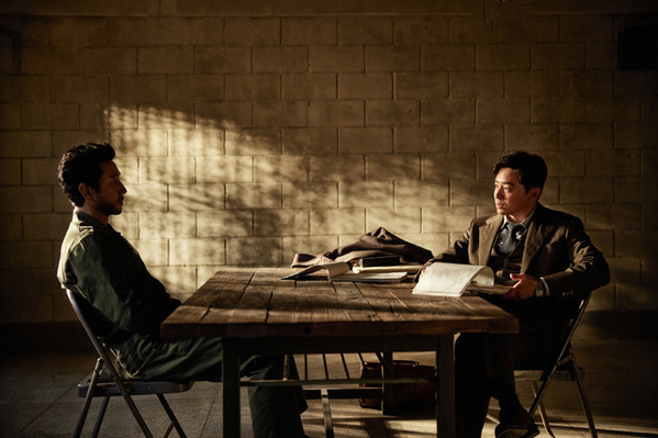 イ・ソンギュンさん遺作『大統領暗殺裁判　16日間の真実』公開　“愚直なまでに信念の人”を演じ切る