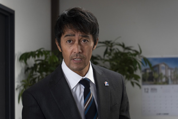 阿部寛、演じる主人公は「厄介な傲慢さを持った人間」『俺ではない炎上』場面写真