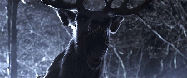 出会ったら勝ち目無し…狂獣バンビが車を破壊！『子鹿のゾンビ』本編映像