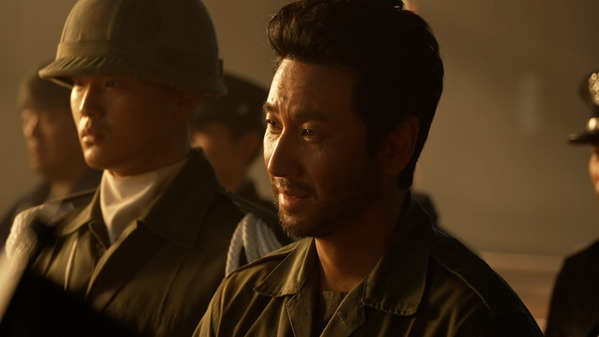 「イ・ソンギュンは200%以上役を演じ切った」監督らが語る『大統領暗殺裁判』メイキング映像