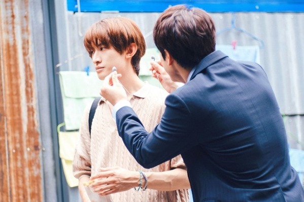 森崎ウィン＆向井康二『（LOVE SONG）』“両片思い”の2人がバンコクで運命の再会…場面写真解禁