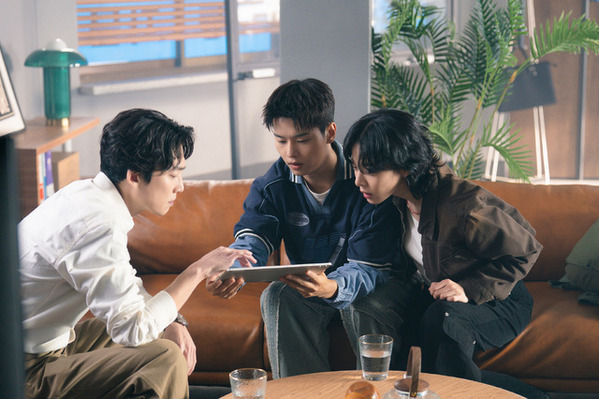 「労務士ノ・ムジン」Leminoで国内初配信　チョン・ギョンホ主演のコミカル・ファンタジー