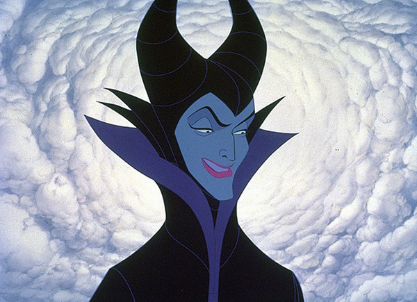 『眠れる森の美女』、アンジェリーナ・ジョリー×エル・ファニング『マレフィセント』が9月2週連続放送