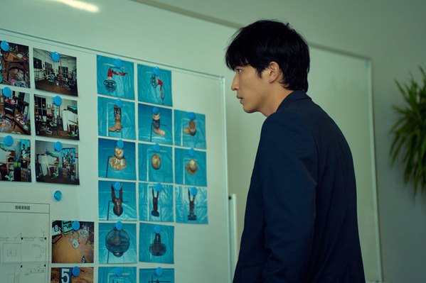 「気になって寝付けない」「読めなさすぎ」杉野遥亮“黒川”の調査で見えてきた新たな事実にもどかしさの声上がる…「しあわせな結婚」7話