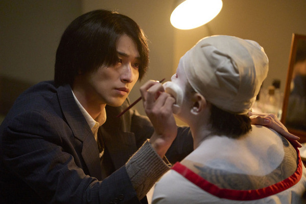 『国宝』好きなシーン投票　1位は「楽屋でのやり取り」、2位は「狂気の舞い」、3位は「娘・綾乃との会話」