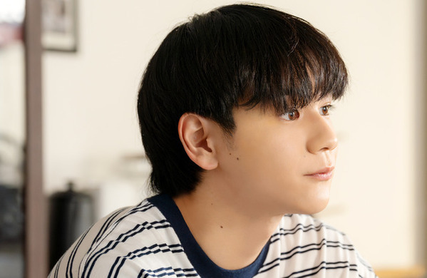 豆原一成＆市毛良枝、“孫と祖母”の暮らしぶりとらえる『富士山と、コーヒーと、しあわせの数式』新写真