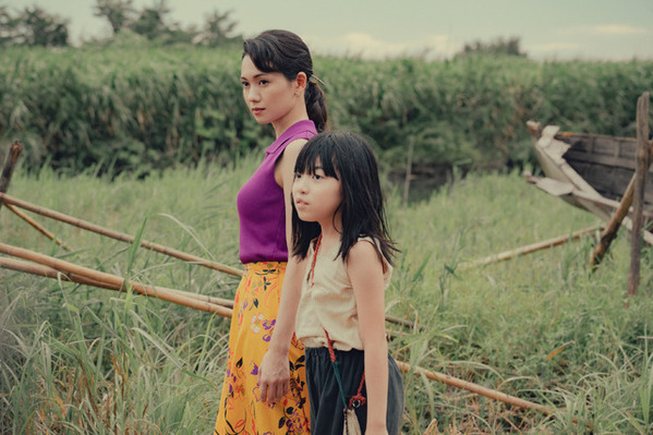 広瀬すず“悦子”と二階堂ふみ“佐知子”の出会い切り取る『遠い山なみの光』本編映像