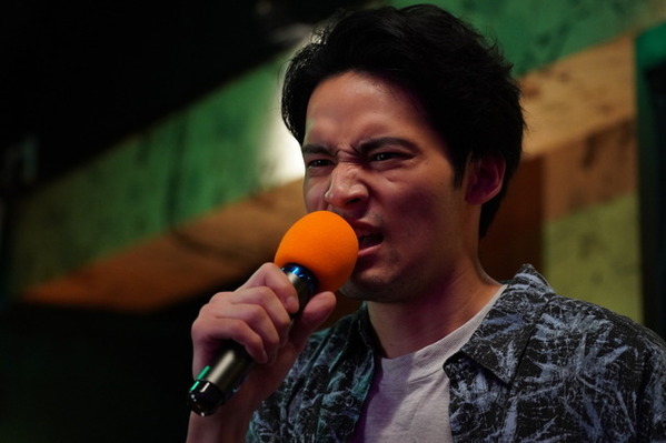 水上恒司"工藤"が名曲「田園」を熱唱『九龍ジェネリックロマンス』本編映像