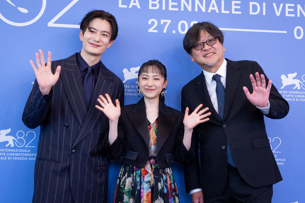 芦田愛菜「ジャンヌ・ダルクやエリザベス1世の作品や映像を見て」役作り　ヴェネチアで語る『果てしなきスカーレット』