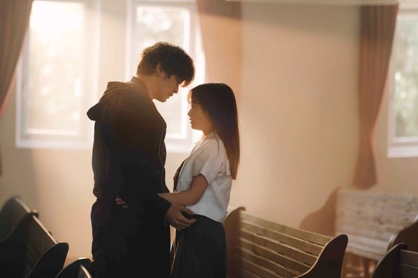 橋本環奈“明日香”＆眞栄田郷敦“高広”のドラマに密着『カラダ探し THE LAST NIGHT』撮影舞台裏＆場面写真も