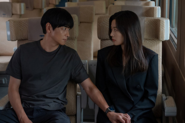 カン・ドンウォン“サンホ”＆チョン・ジヒョン“ムンジュ”それぞれの視点「北極星」キャラクター予告＆場面写真