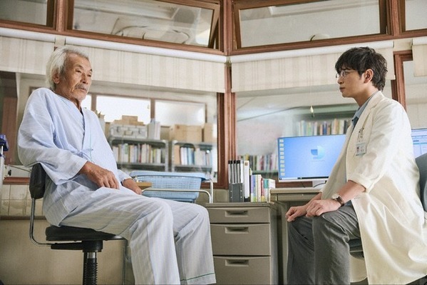 「とても良いシーン」「感動した」松本潤“徳重”の田中泯“赤池”への思いに感動の声上がる…「19番目のカルテ」最終話
