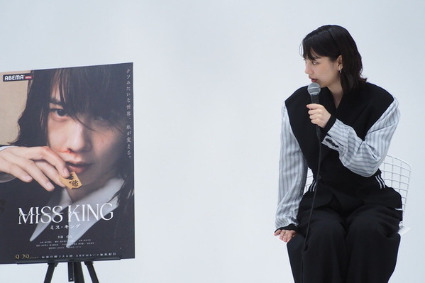 女性初の棋士に挑戦したのん「1日100回指した」「今までに見たことのない表情が詰まっている」