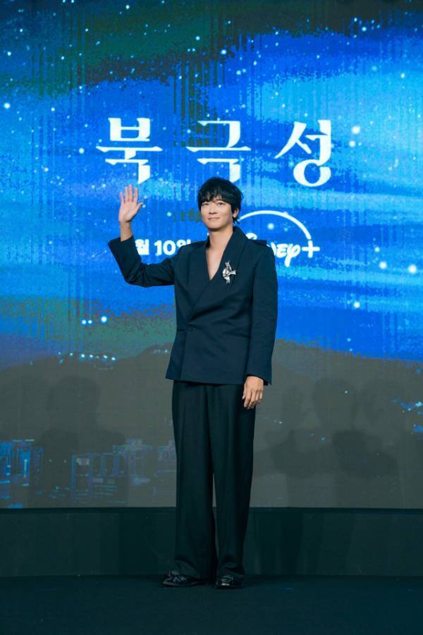 チョン・ジヒョン＆カン・ドンウォン“相思相愛”が出演の決め手に、「北極星」本日配信開始