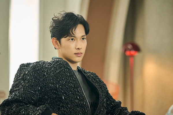 イム・シワン×パク・ギュヨン×チョ・ウジン、キレキレのアクション対決『カマキリ』予告編