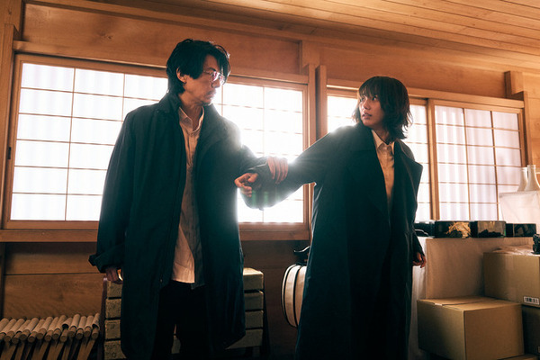 “復讐の共犯者”のん＆藤木直人、強烈なオーラ漂う「MISS KING／ミス・キング」場面写真＆相関図