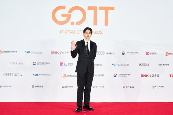 坂東龍汰も釜山入り「ライオンの隠れ家」韓国グローバルOTTアワード最多3部門ノミネート