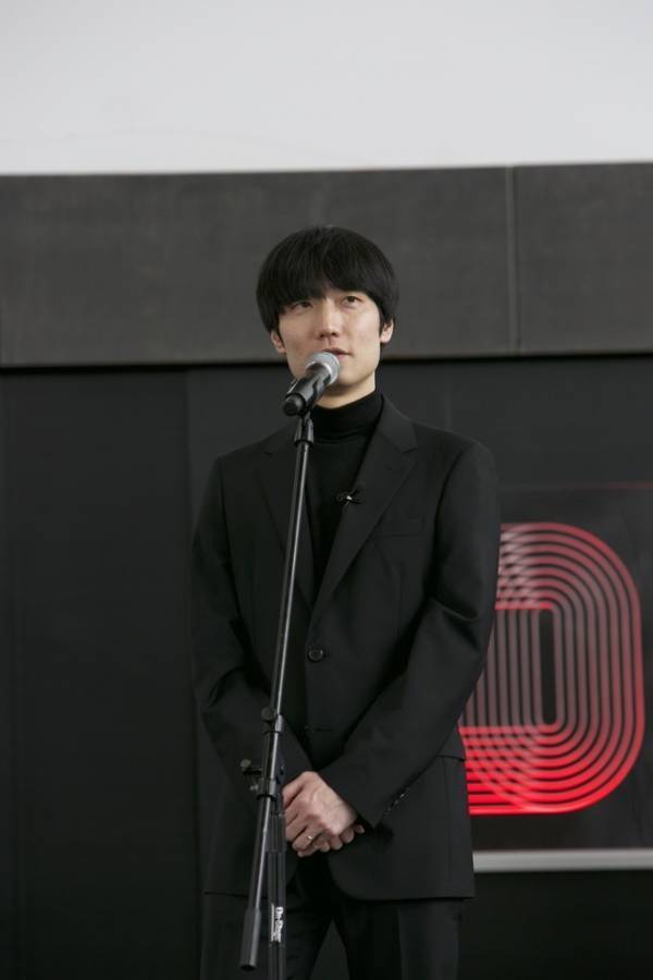 松村北斗「幸せに楽しめています」奥山由之監督と釜山国際映画祭野外グリーティングに登壇