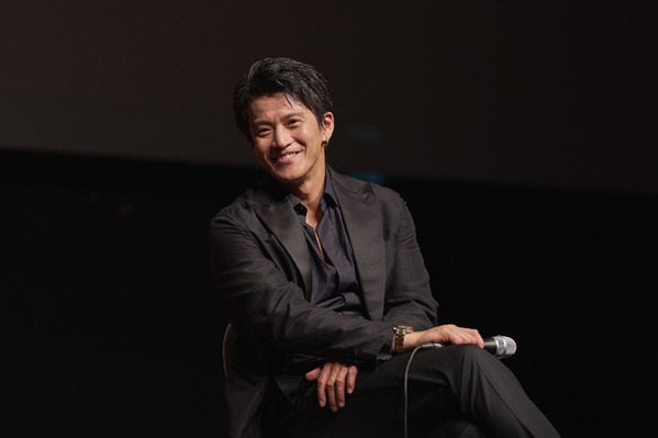 小栗旬「ハン・ヒョジュの存在が大きかった」初の釜山で“カップルケミ”に熱視線「匿名の恋人たち」