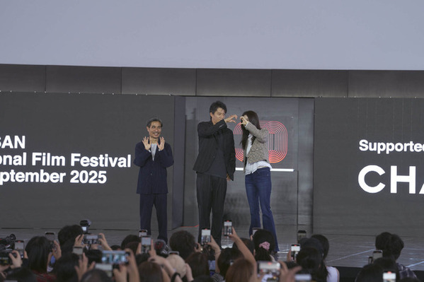 小栗旬「ハン・ヒョジュの存在が大きかった」初の釜山で“カップルケミ”に熱視線「匿名の恋人たち」