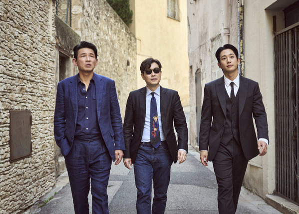 チョン・ヘインがファン・ジョンミンを激写『ベテラン 凶悪犯罪捜査班』カンヌVlog一部公開