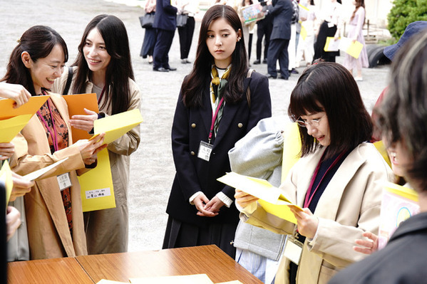 タイムカプセルから出てきたのは、顔が塗りつぶされた卒業アルバム…間宮祥太朗＆新木優子主演のミステリー「良いこと悪いこと」第1話あらすじ公開　