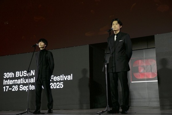 松村北斗＆奥山由之監督、約3,800人の観客と鑑賞『秒速5センチメートル』釜山国際映画祭にて公式上映