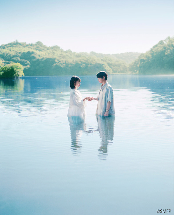 杉野遥亮＆中条あやみ、13年後写す『ストロベリームーン 余命半年の恋』特別ビジュアルと新カット