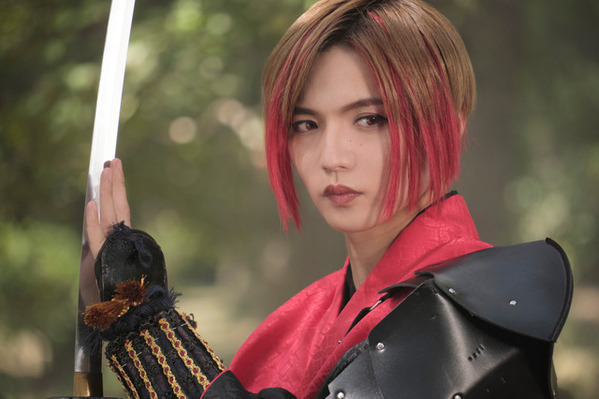 佐藤大樹が謎の刀剣役に『ロマンティック・キラー』PV映像も