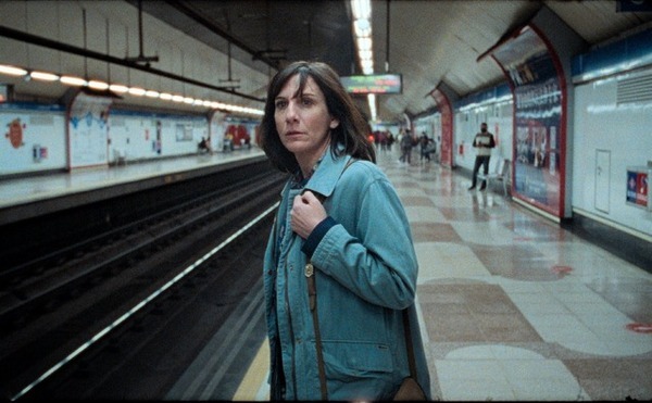 スペイン発の異色サスペンスロードムービー『サムシング・ハプンズ・トゥ・ミー』10月公開