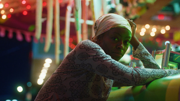 主人公たちがのめり込むテレビ番組「ピンク・オペーク」映し出す『テレビの中に入りたい』本編映像