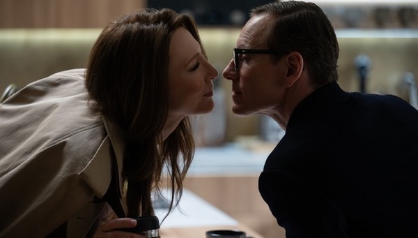 マイケル・ファスベンダー「“何か隠している？”と感じさせる」夫婦の会話に言及『ブラックバッグ』インタビュー映像