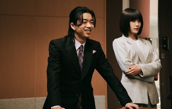 「イメージがひっくり返った」“ダークヒーロー”演じるのんに視聴者衝撃「MISS KING / ミス・キング」第1話