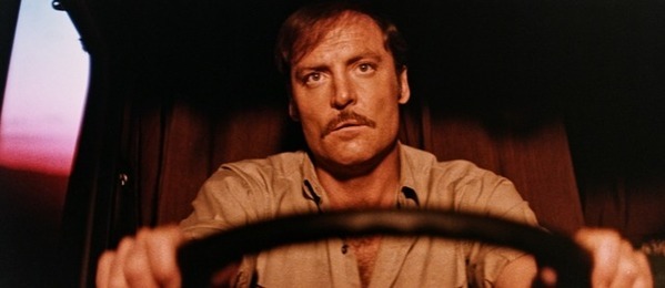 豚を運ぶトラック運転手に忍び寄る殺人鬼の気配…『ロードゲーム』日本版ビジュアル＆本予告