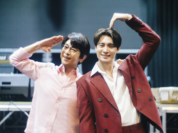 森崎ウィン＆藤原大祐が“動脈ピース”！ 向井康二＆逢見亮太のリラックスした表情も『（LOVE SONG）』仲良しオフショット