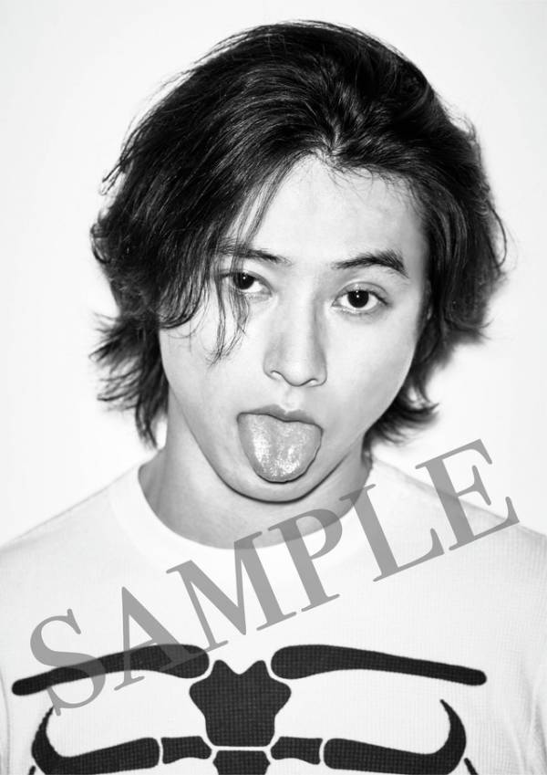 「山崎賢人カレンダー2026」表紙＆購入者限定特典カットが解禁！