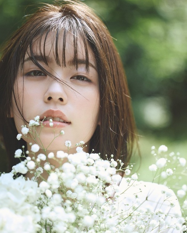 小芝風花「お花がテーマ」カレンダー2026「Flower」予約開始