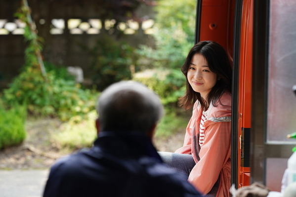 りんごだけじゃない！青森でメロンを作る祖父と孫娘のハートフルストーリー『じっちゃ！』