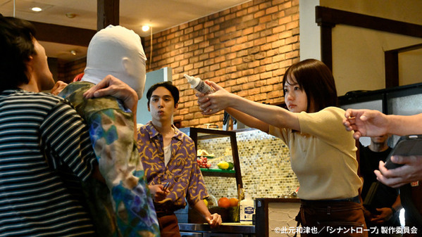 水上恒司＆山田杏奈、“鬼の79カット“で撮影した強盗とのアクションシーン語る「シナントロープ」第1話