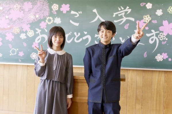 當真あみ＆齋藤潤、杉野遥亮＆中条あやみら『ストロベリームーン 余命半年の恋』オフショット！ 黒島結菜も参加
