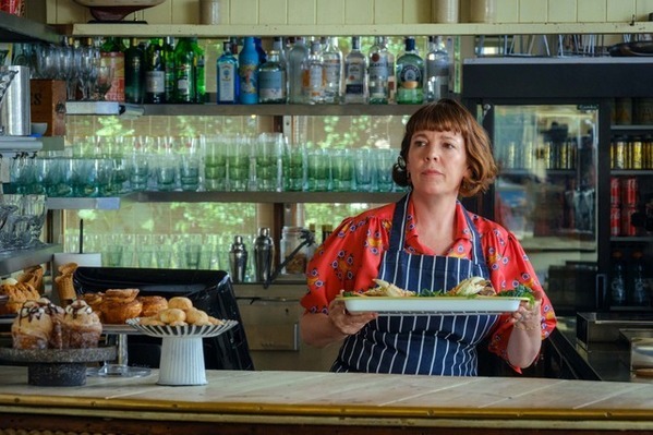 オリヴィア・コールマン「何も考えなくてよかった」“リアルな夫婦関係”ができた理由を明かす『ローズ家～崖っぷちの夫婦～』