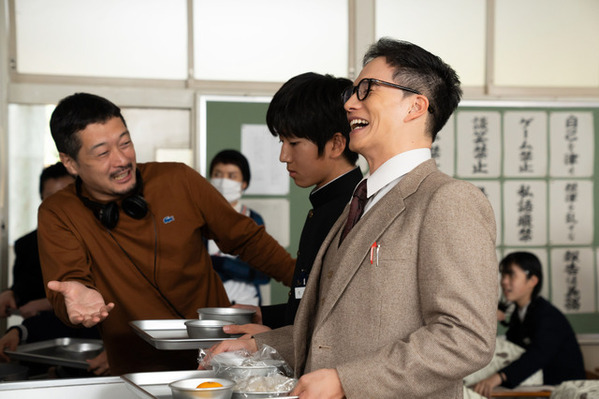 笑顔溢れる撮影現場捉える『おいしい給食 炎の修学旅行』メイキング写真＆第1弾入プレ決定