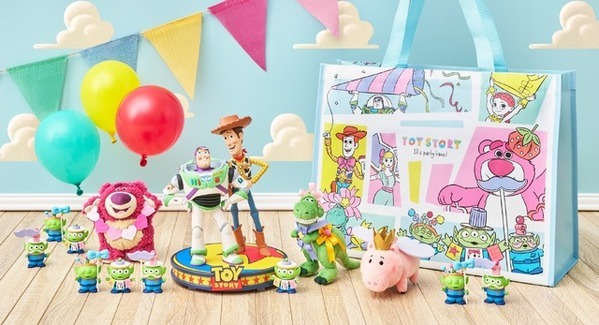 『トイ・ストーリー』祝・公開30周年コレクションが登場！おもちゃたちがパーティーコスチュームで大集合